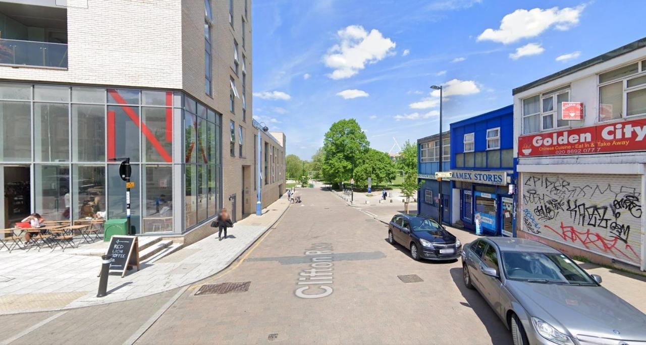 Super Studio With Two Bedrooms - Five Minutes From The Station! * London