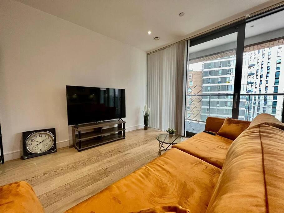 Apartment Modern & Secure 3br 2ba In The Heart Of Crossharbour