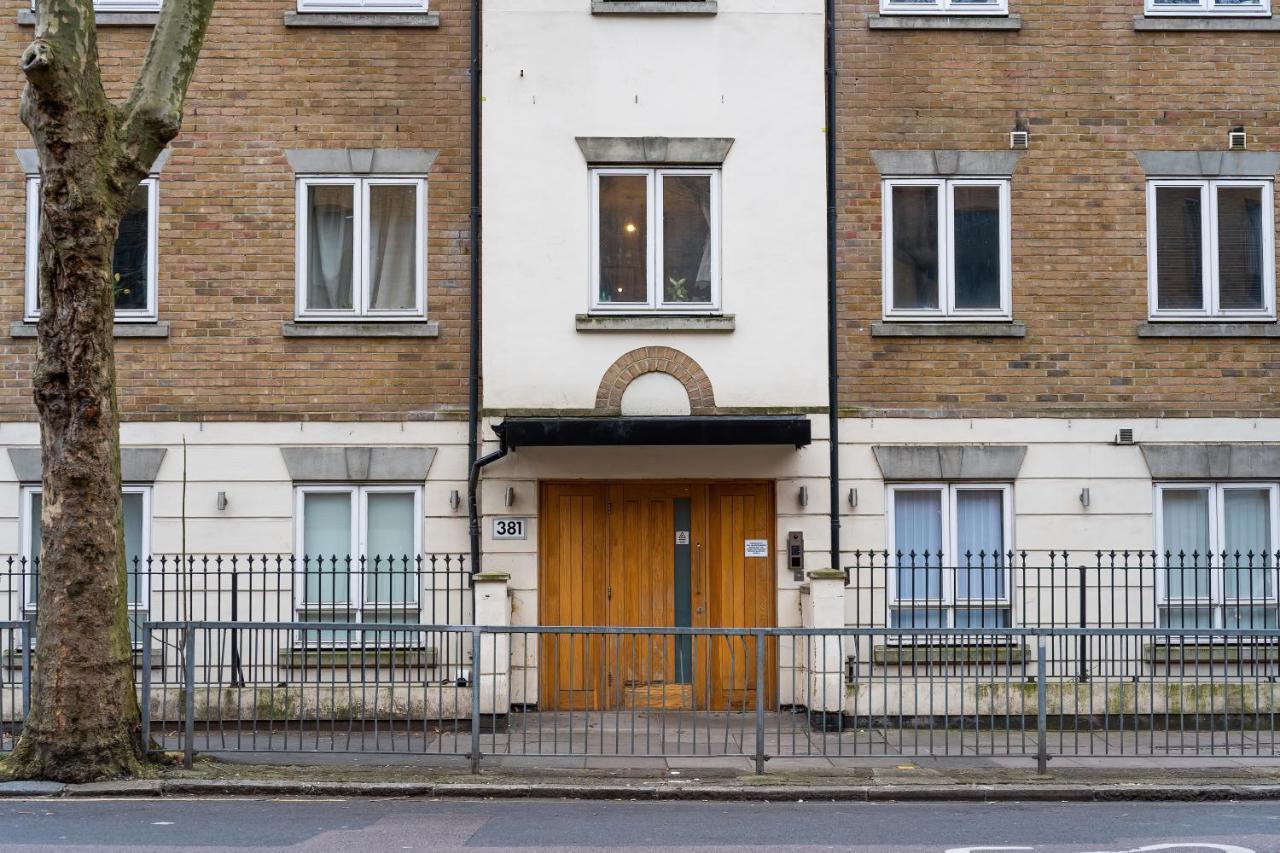 Chic 3 Bed Near Bridge With Balcony