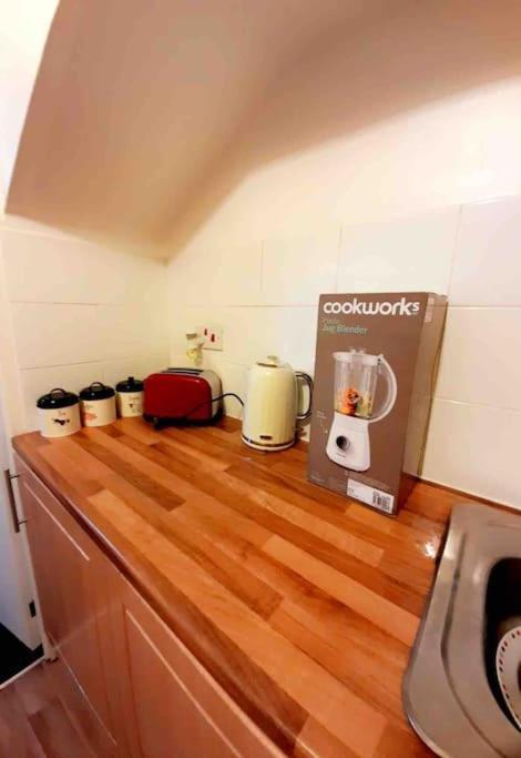 Entire One Bedroom Near Stratford Appartement Londen