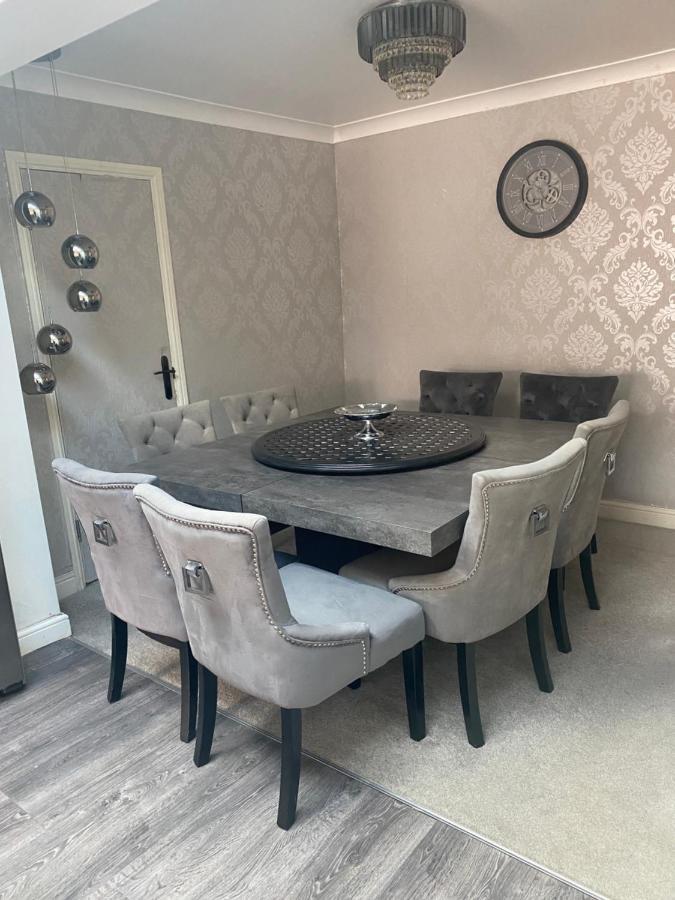 Holiday home Hameway House- Stunning 4 Bedroom House With A Spacious Kitchen *
