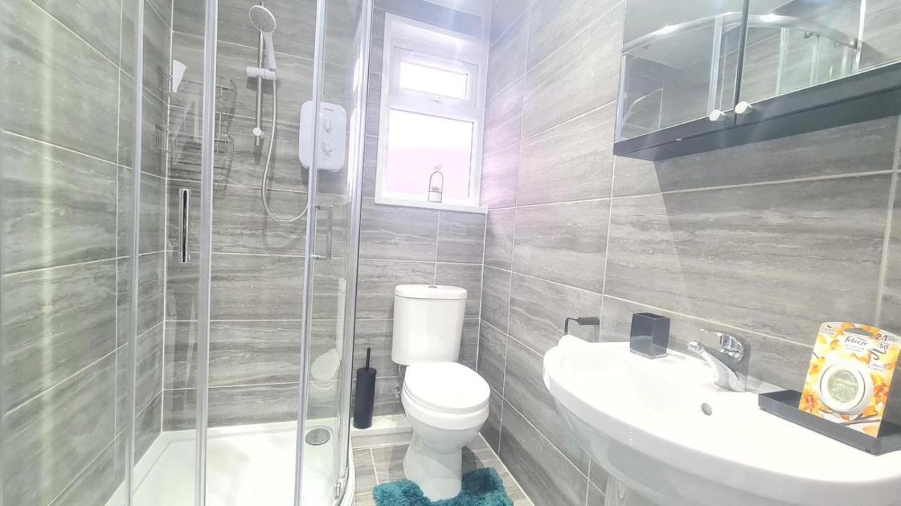 Deluxe Private In Manor Park Accommodatie bij particulieren Londen