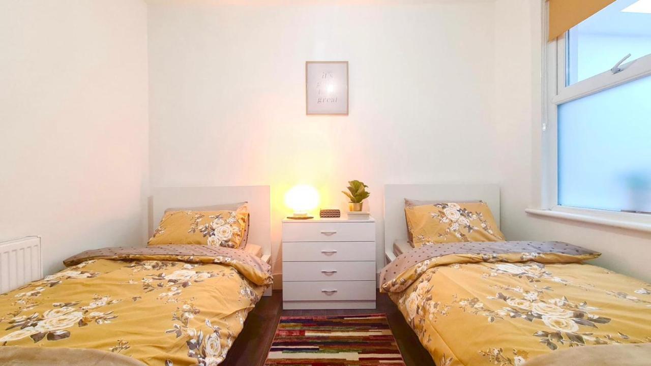 Deluxe Private In Manor Park *