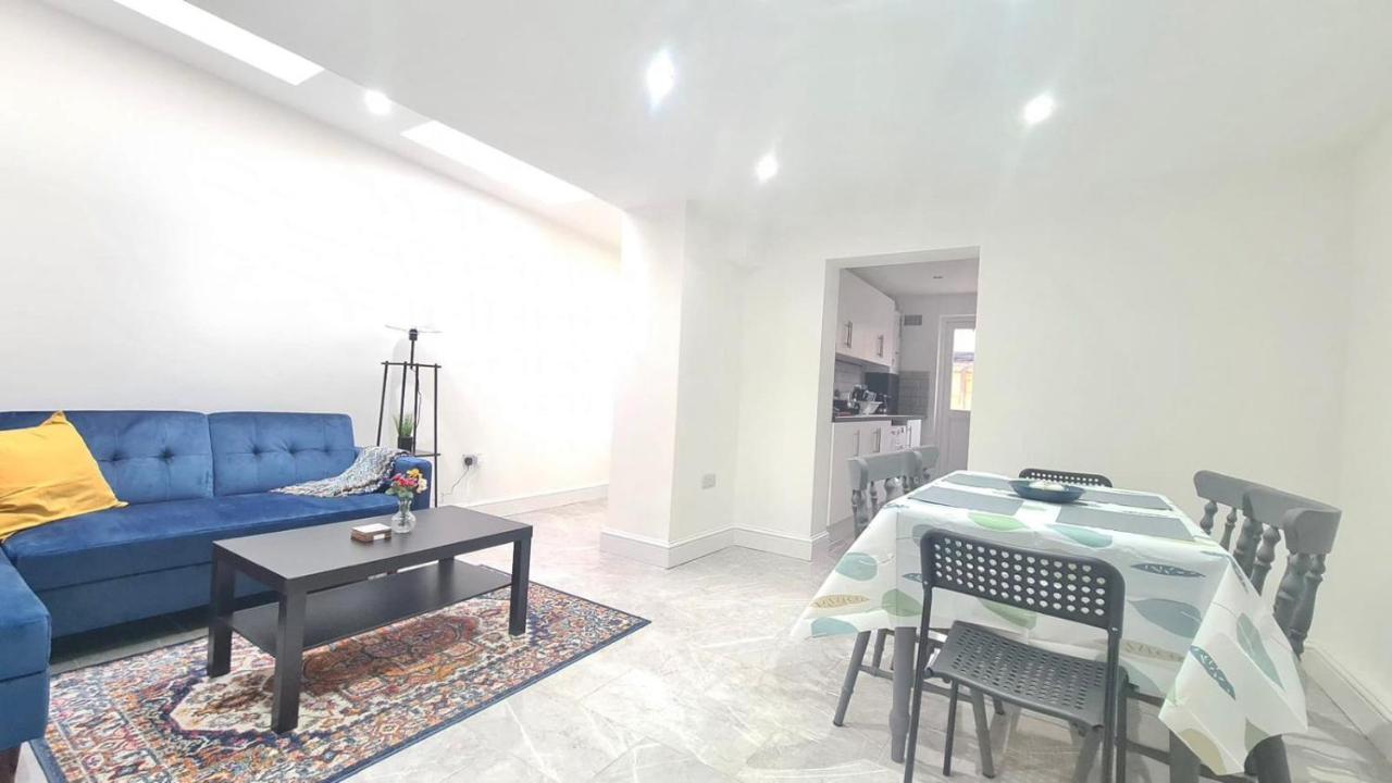 Deluxe Private In Manor Park