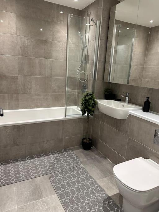 Amazing 3bedroom Flat London