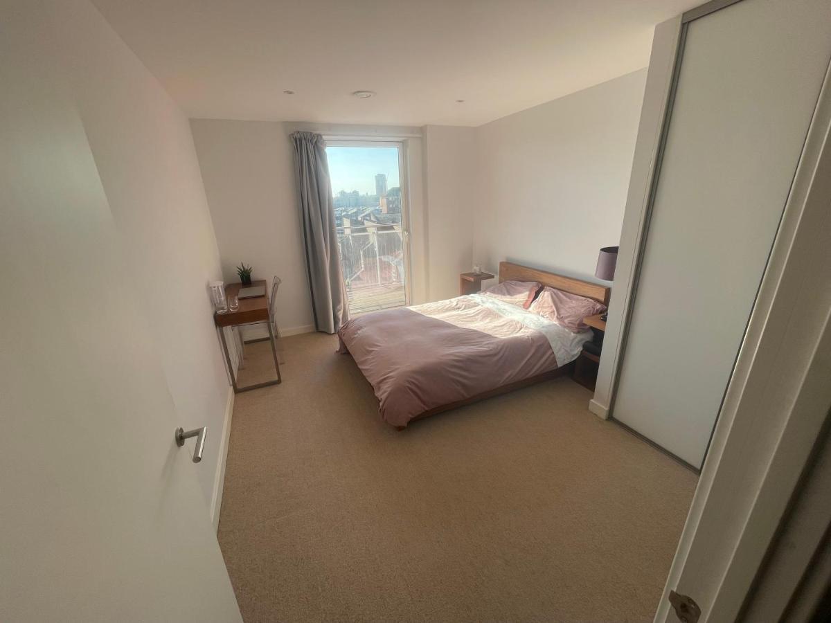Homestay Bright Spacious En-suite W/ Views - 8min From Bridge! London