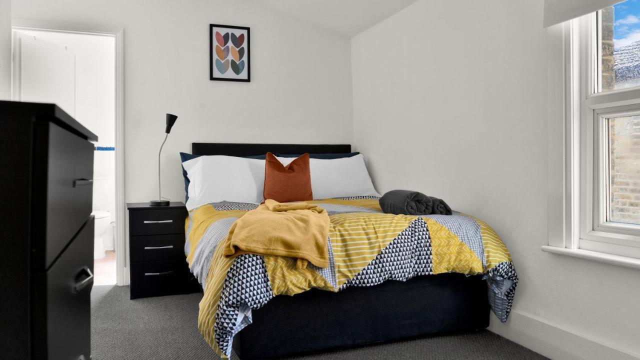 Livestay-4 Bed 2 Bath House With Private Garden Ferienhaus London