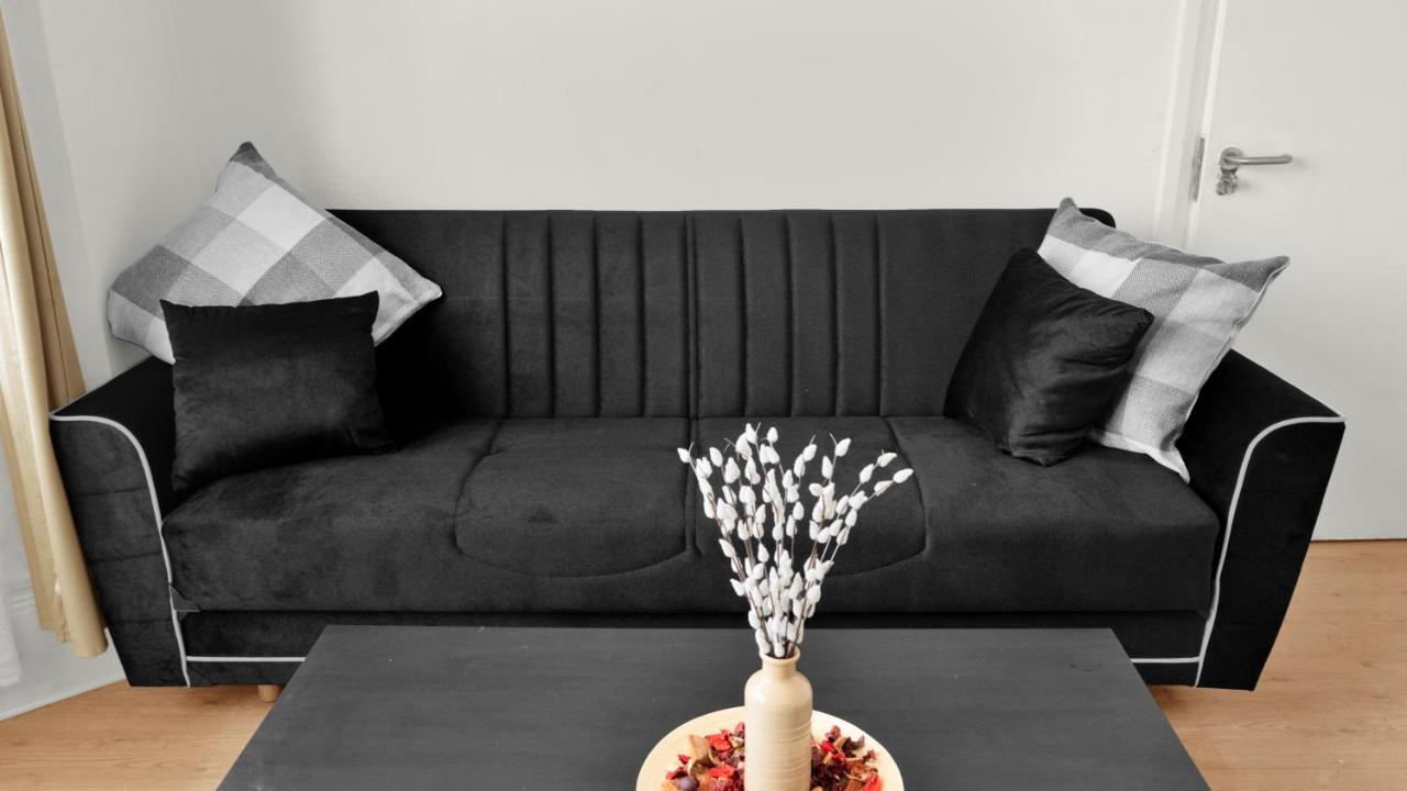 Livestay-4 Bed 2 Bath House With Private Garden Ferienhaus *