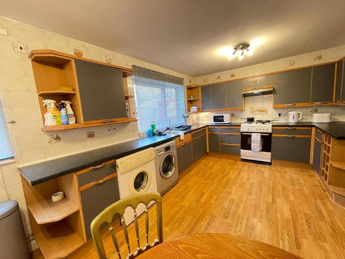 Homely With Smart Tv * London