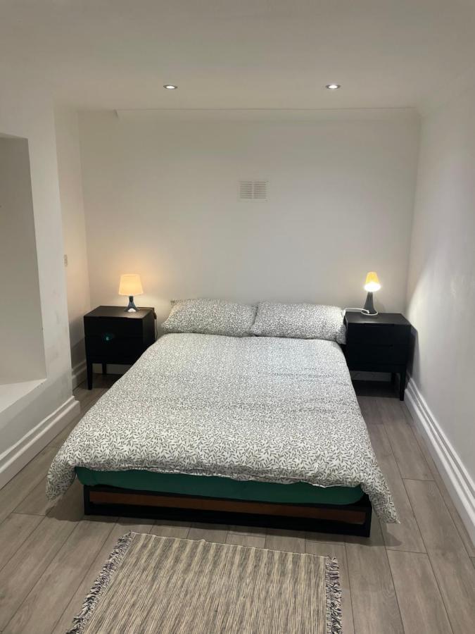 Plough Way Flat Apartment