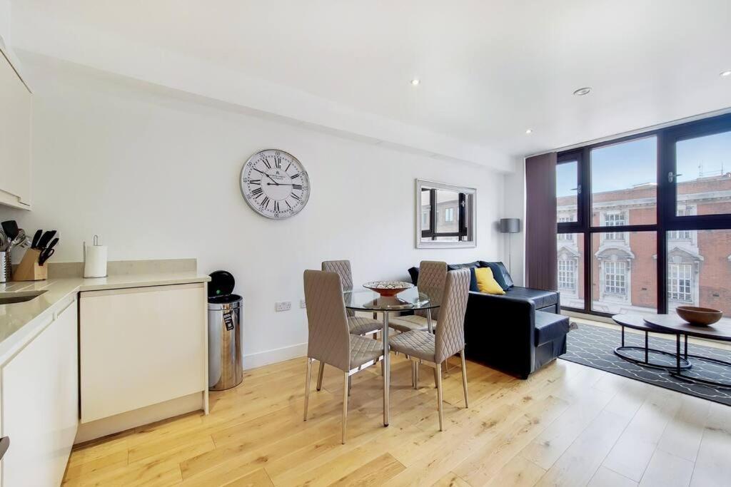 Br6 - Beautiful 1 Bed Flat In Heart Of Borough Londen