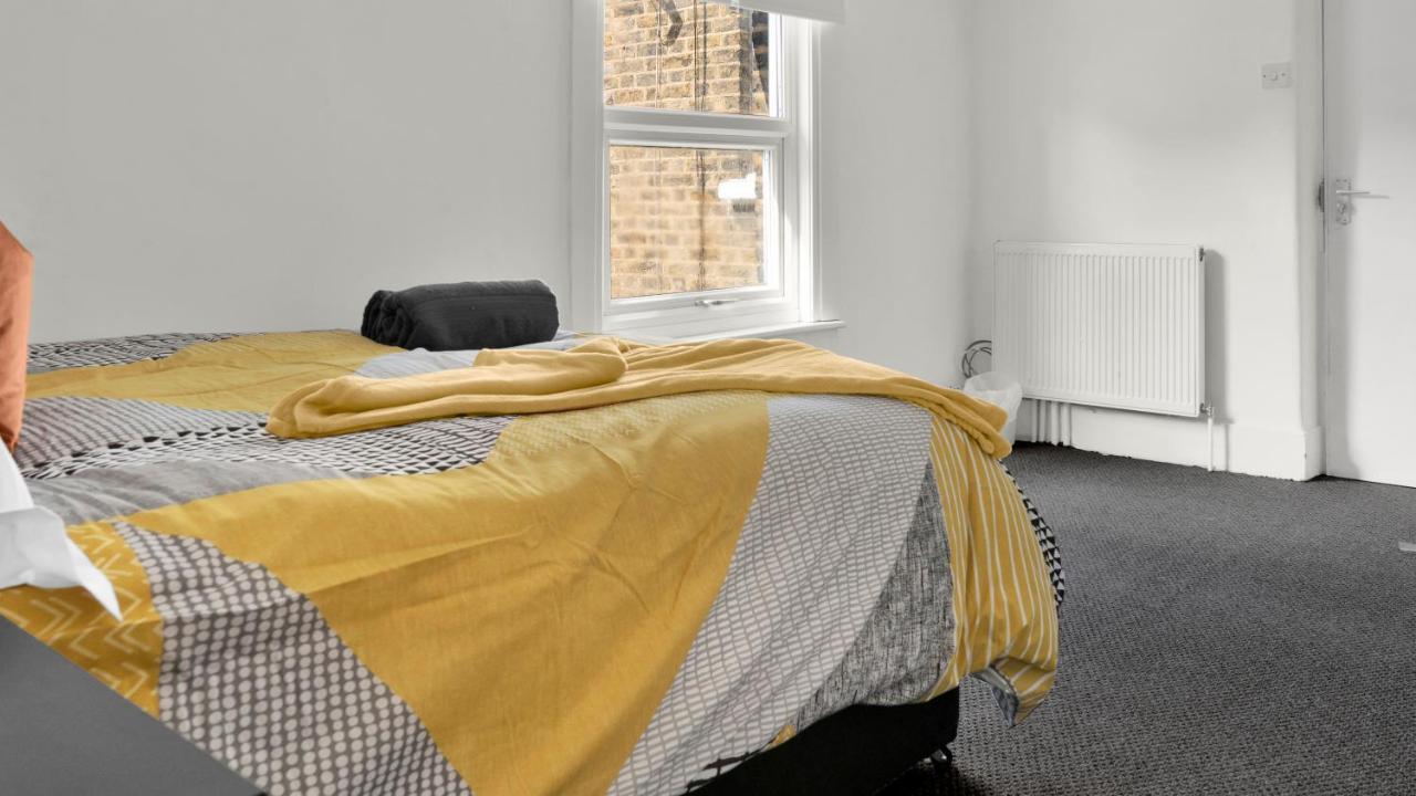 Ferienhaus Livestay-4 Bed 2 Bath House With Private Garden