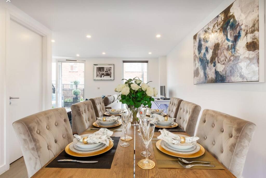 Premier 3 Bed Lux - Sleeps 8 Apartment *