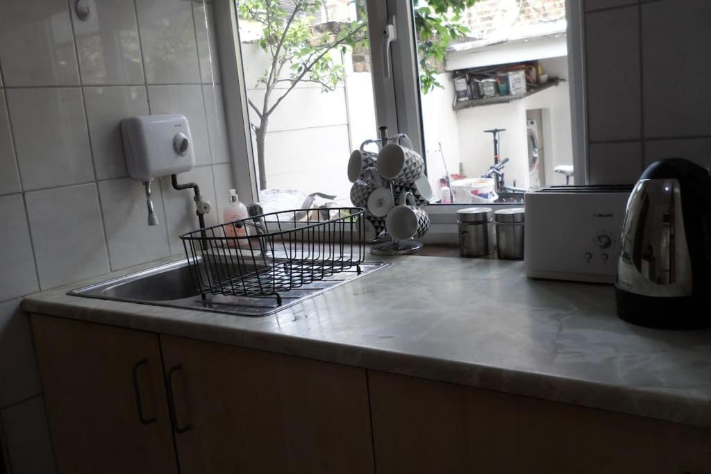 Bubblesbnb, 1 Bedroom Flat Apartment *