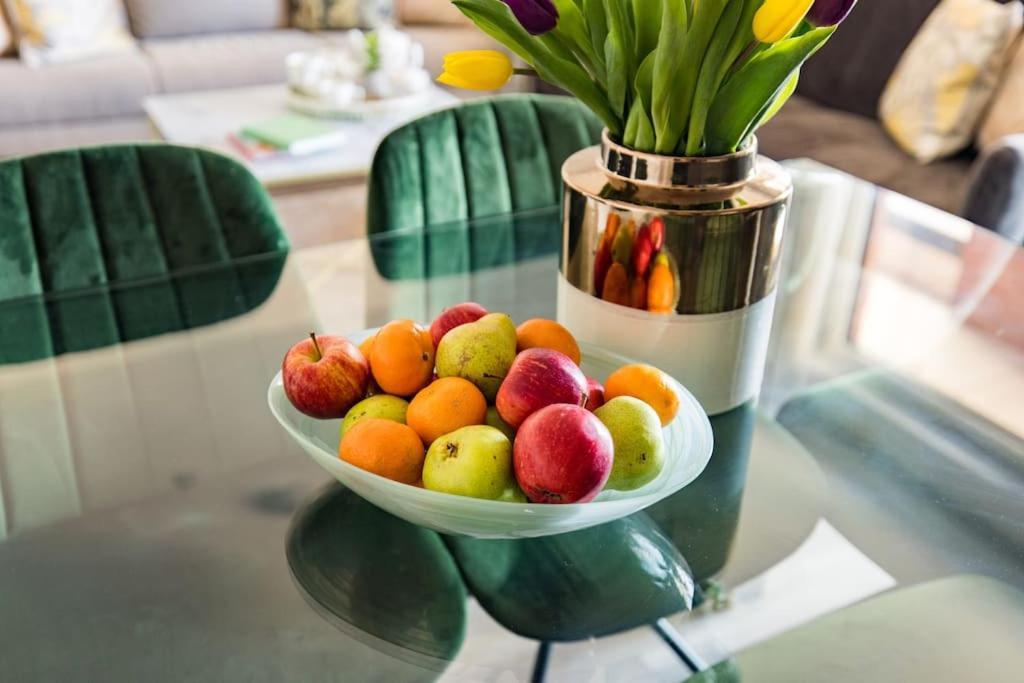 Wild Roses Serviced - Upton Park Apartment