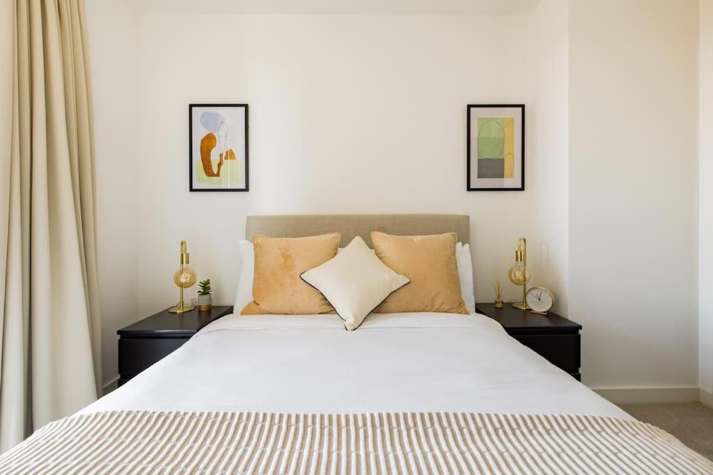 Wild Roses Serviced - Upton Park Apartment