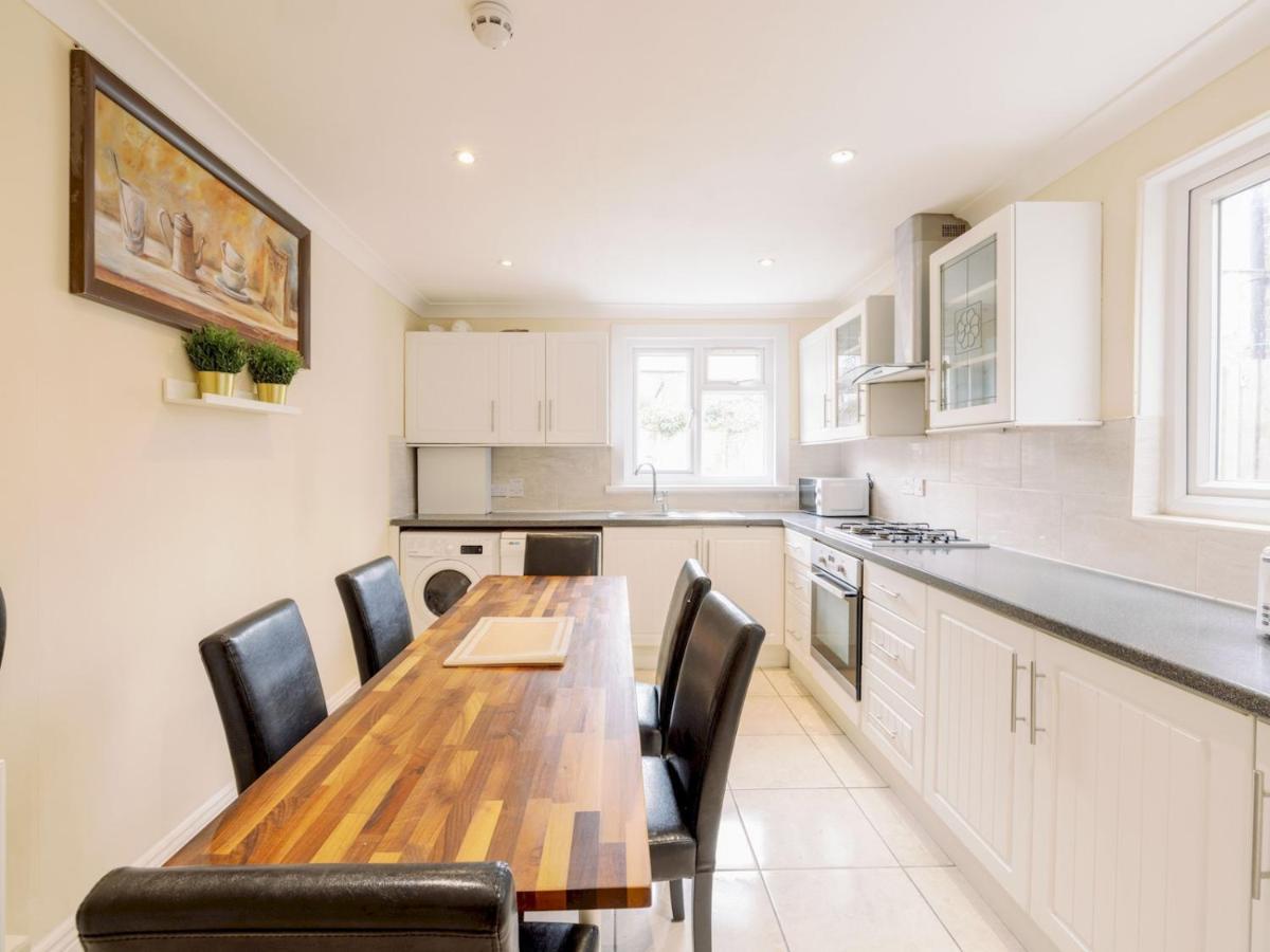 Pass The Keys Flat 3 And 4 Floor Comfy Two Studio *
