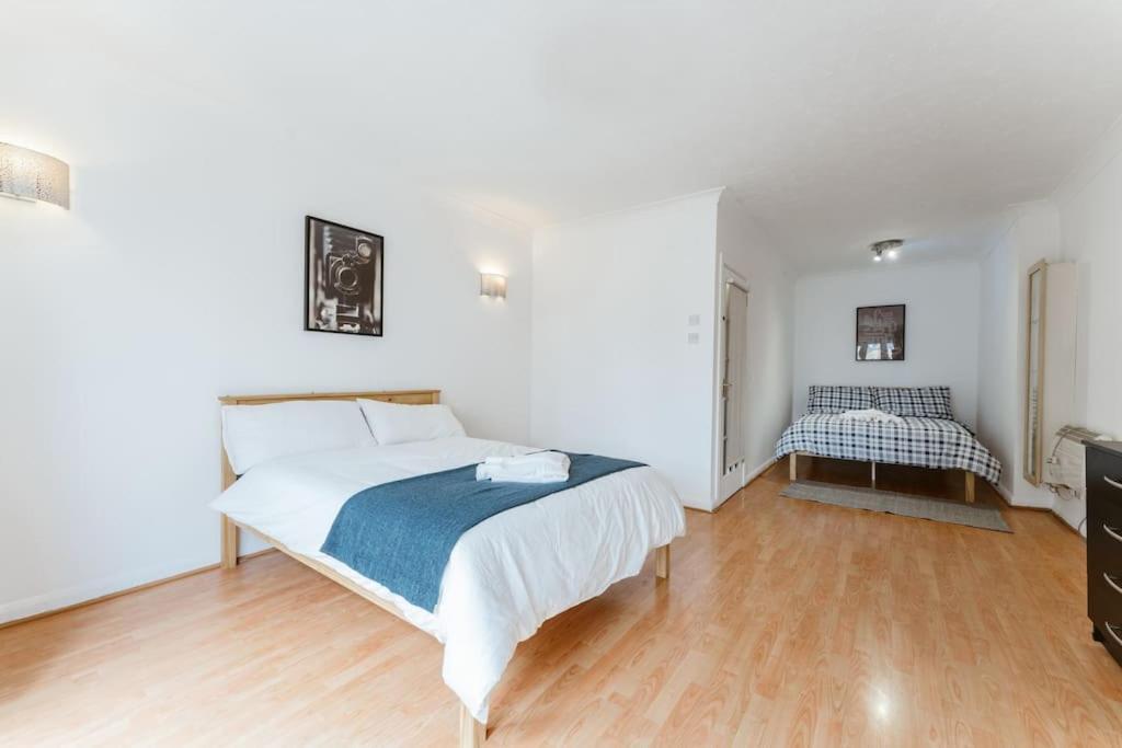 Appartement Up To 4 People, In A Share House Next To Bridge *