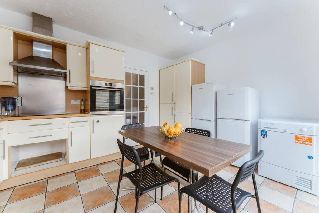 Appartement Up To 4 People, In A Share House Next To Bridge