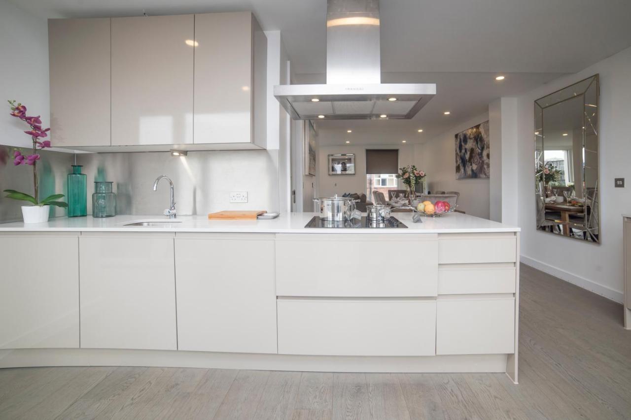 Apartment Premier 3 Bed Lux - Sleeps 8 *