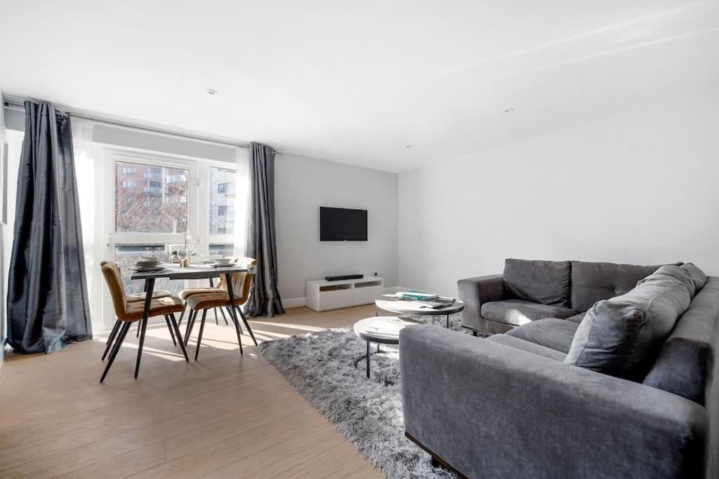 Canary Wharf By Hiatus Concierge Apartment London