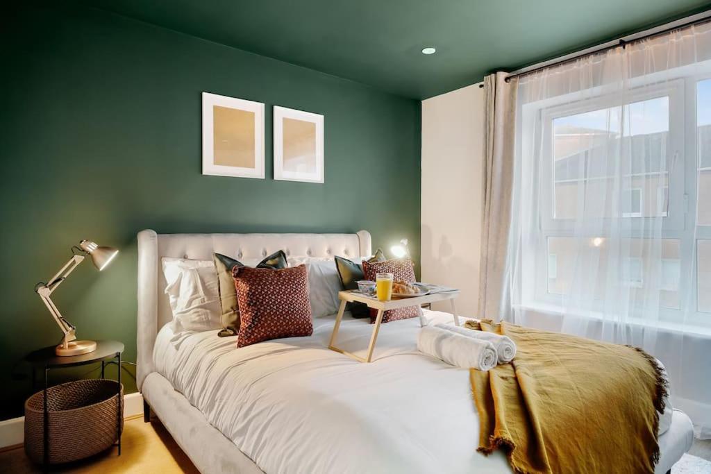 Canary Wharf By Hiatus Concierge Apartment London