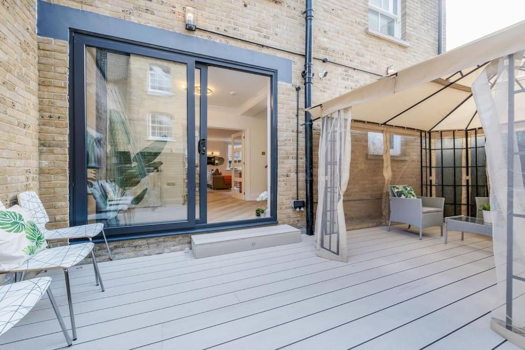 Holiday home House 10 Mins To Tower Bridge Hot Tub & Parking London