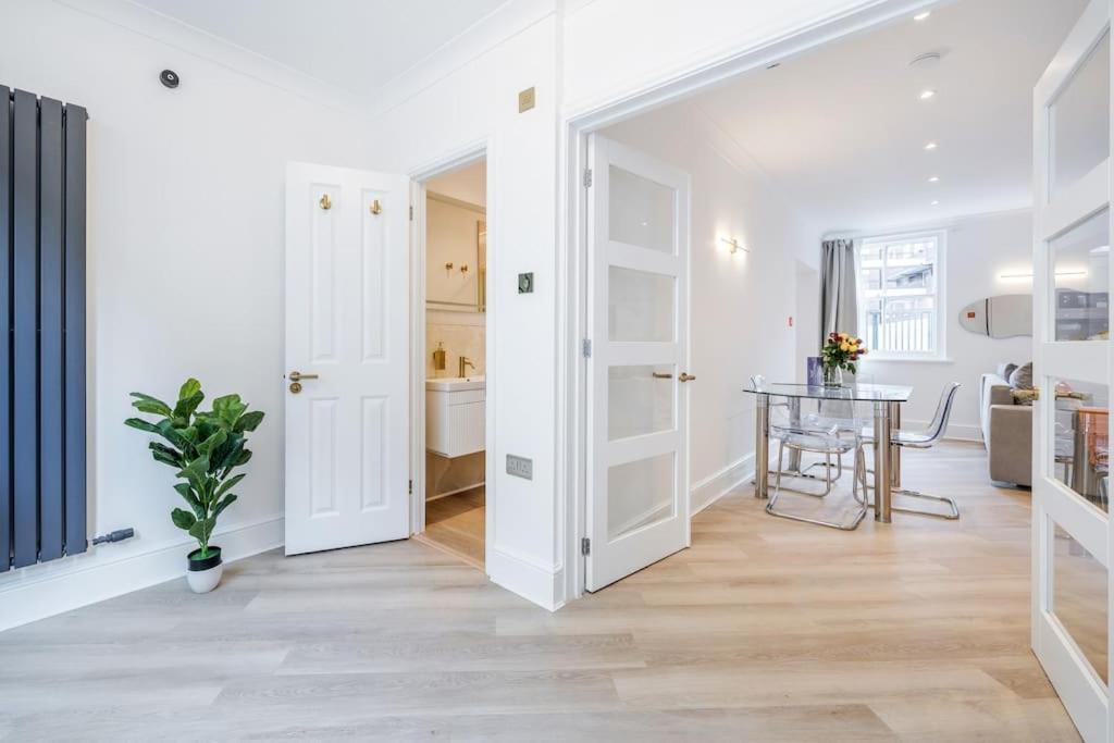 House 10 Mins To Tower Bridge Hot Tub & Parking London