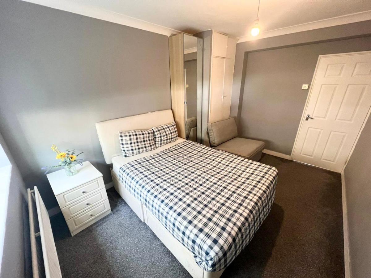Aprt 10mins Walk From The Shard! Apartment