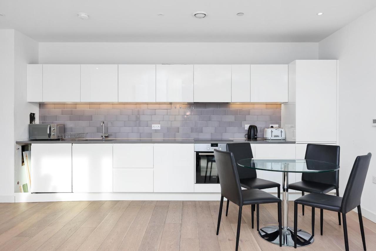 Riverside View Apartment *