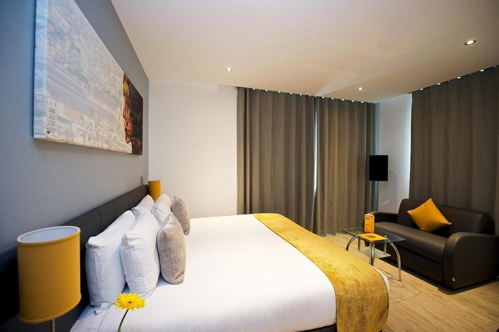 Staycity Greenwich High Road Apartahotel