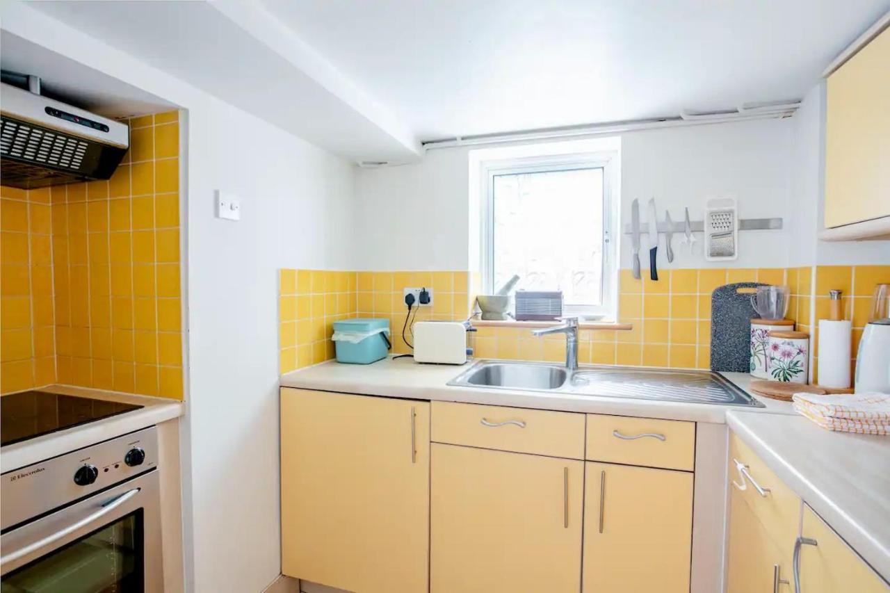 Apartamento Garden Flat On Leafy Cator Estate In Blackheath Londres