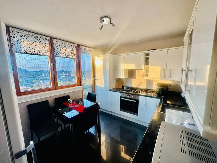 3 Bed Sky Se15 Peckham *