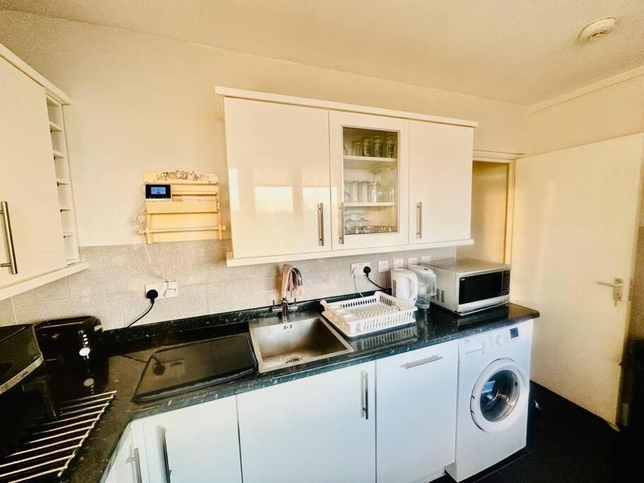 Apartment 3 Bed Sky Se15 Peckham