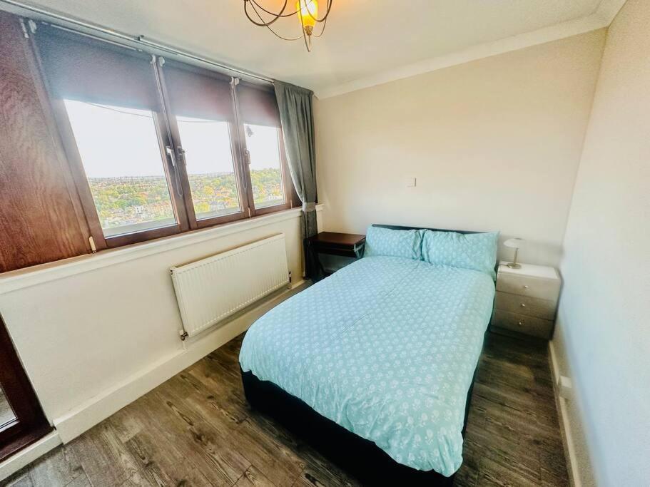 Apartment 3 Bed Sky Se15 Peckham London