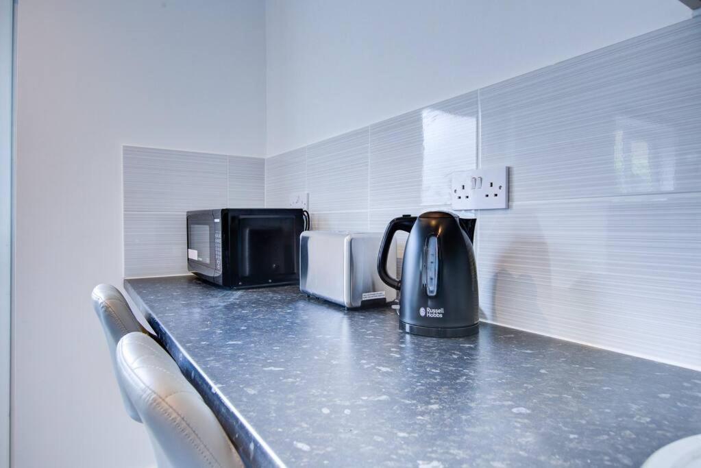 Apartment Comfy And Convenient Lewisham With Free Street Parking, Wifi And Quick Access To Sleep 3