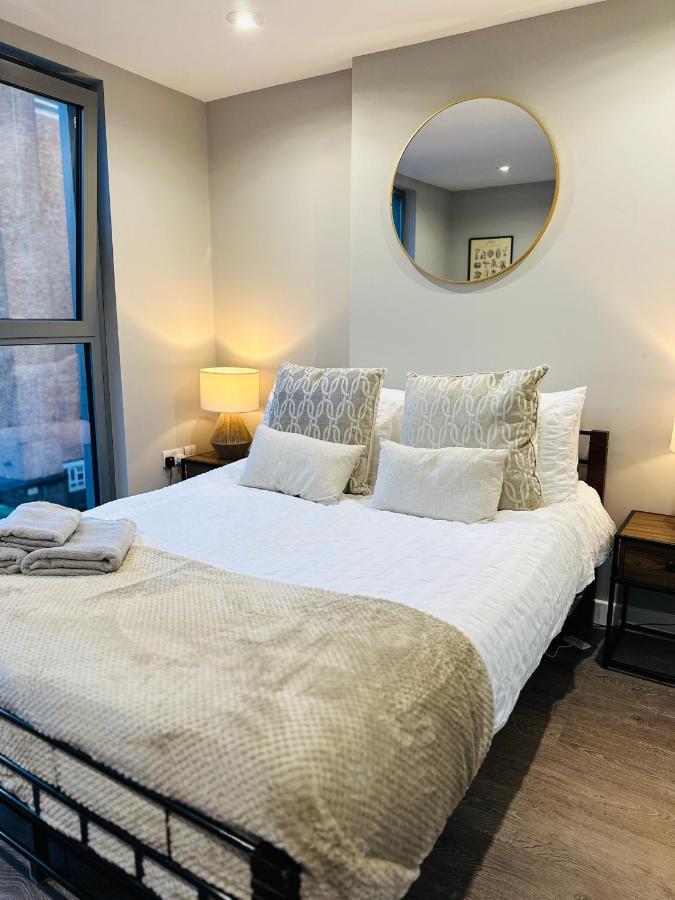 Modern 3 Bed Flat With Private Terrace In Shoreditch London