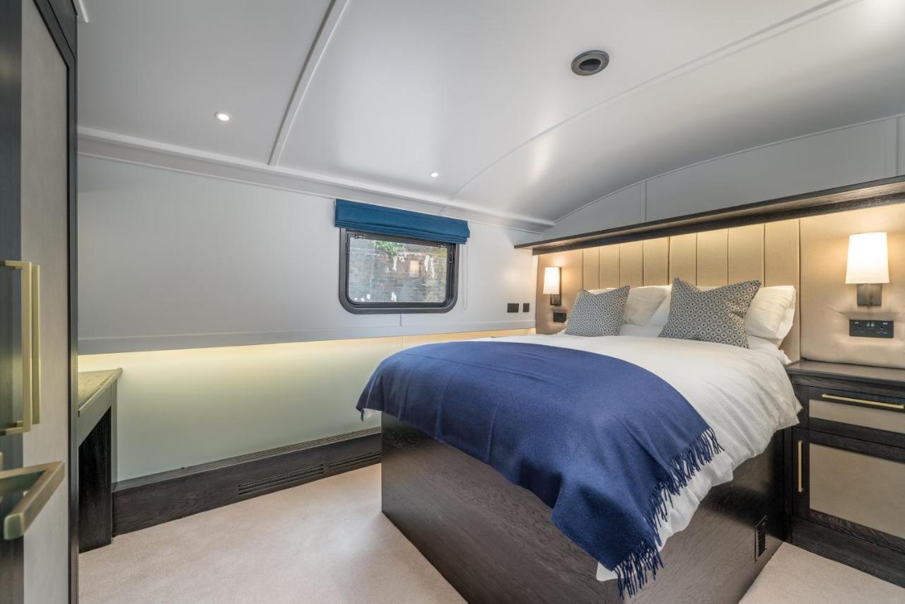 Elegant Houseboat Near Canary Wharf Hotel en barco *