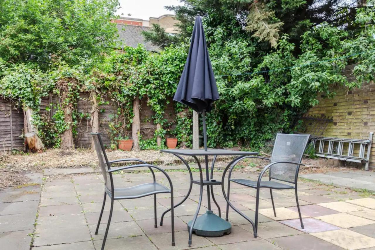 Homely 3 Bedroom House With A Garden Holiday home