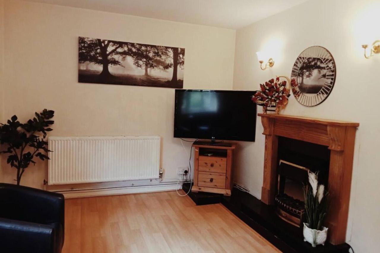 Homely 3 Bedroom House With A Garden Holiday home London