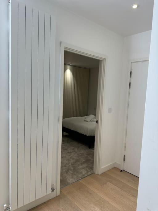 Apartment Dockside With Scenic Views London