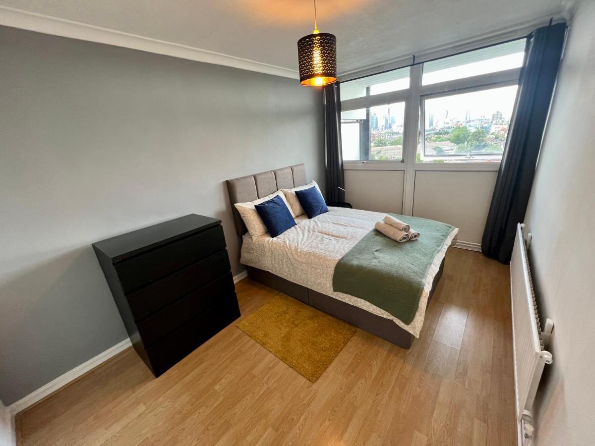New Tower Bridge , Canada Water 2 Bedroom Flat With A View * London