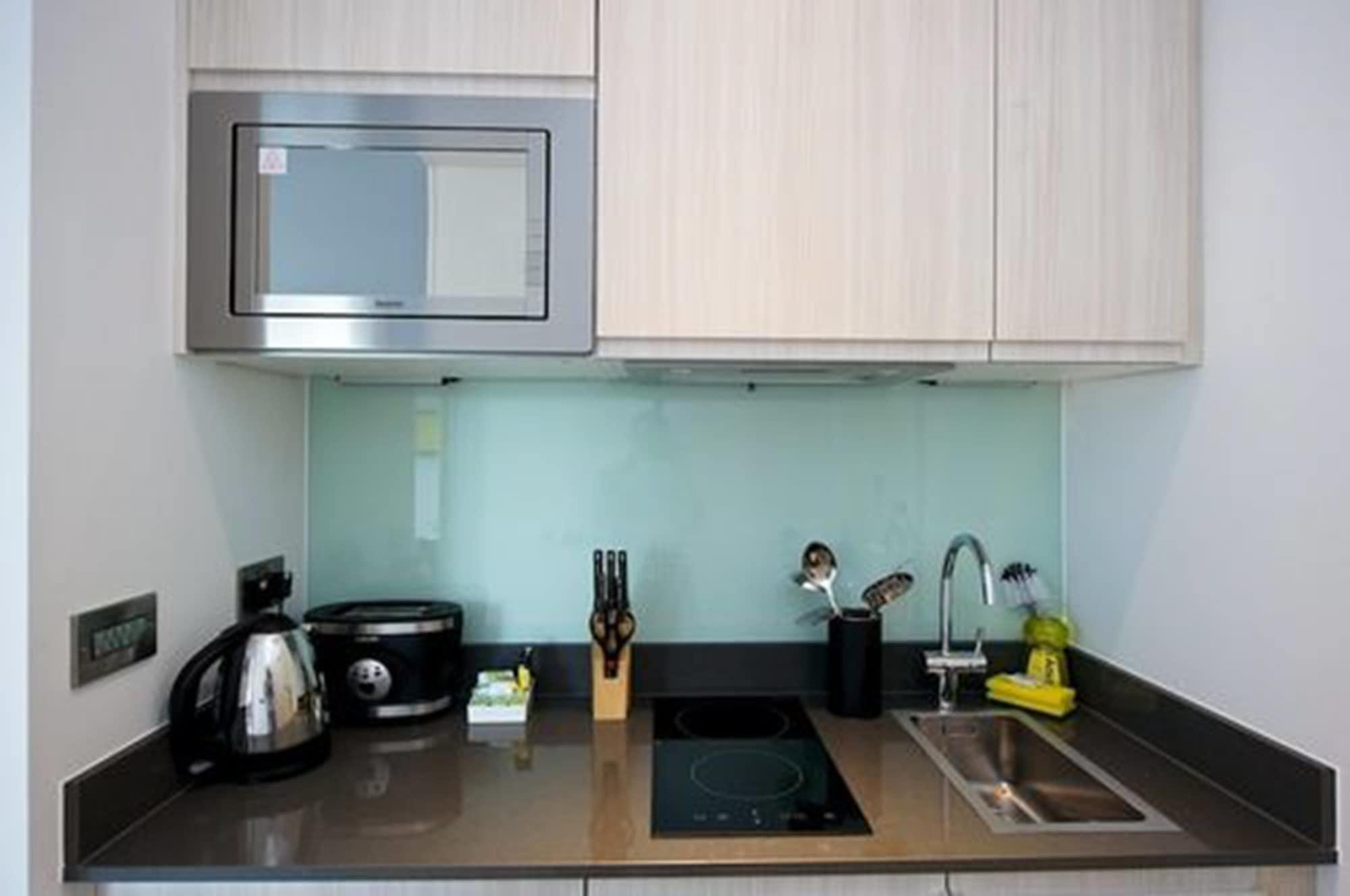 Staycity Greenwich High Road Apartahotel 3*