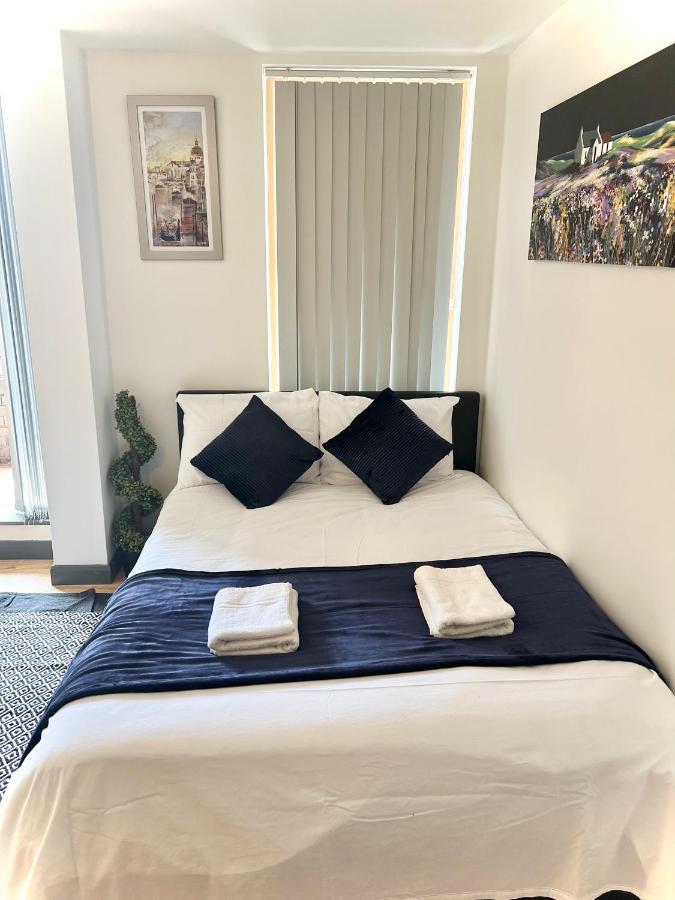 White Chapel Holiday 2 Bedroom Apartment London