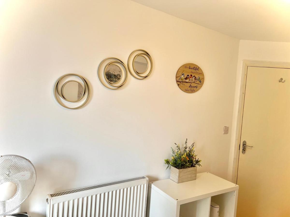 White Chapel Holiday 2 Bedroom London
