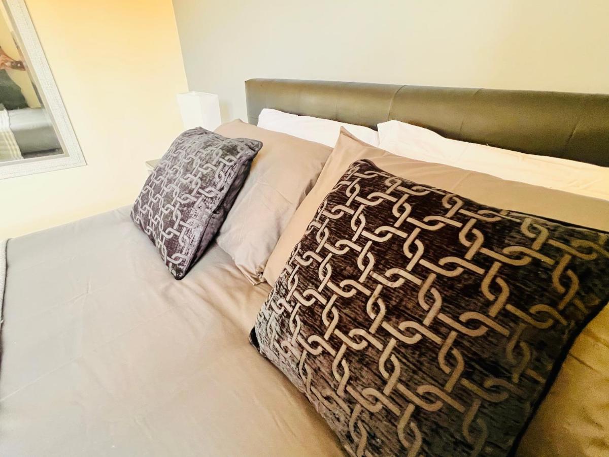 42i Premium Exactly Like The Photos Guest house *