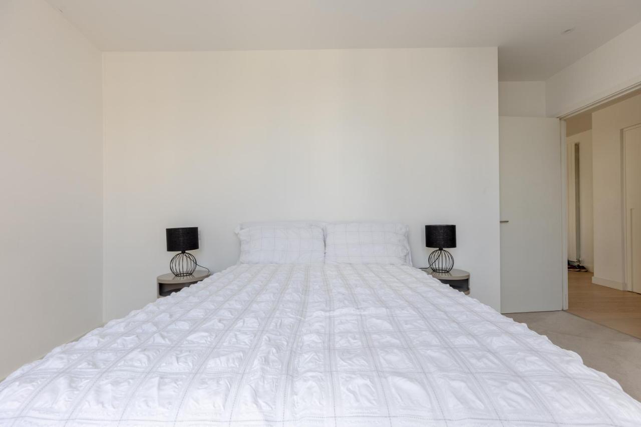 Apartment Dockside With Scenic Views London