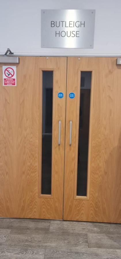 Two Bedroom Near Southall Station! Apartment