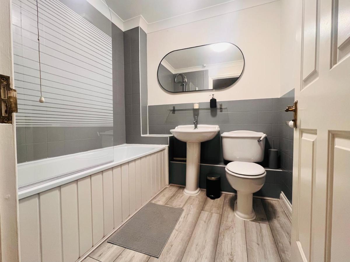 Guest house 42i Premium Exactly Like The Photos London
