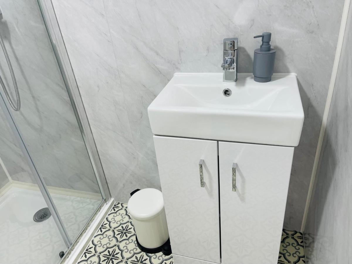 Riverside Premium Double E14 Guest house *